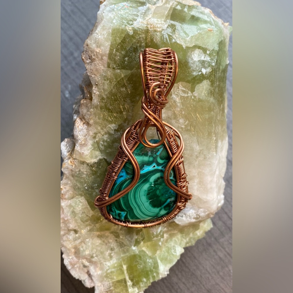 NWOT Genuine Malachite in Chrysocolla Gemstone, Copper Wire Wrap Pendant - Picture 15 of 16